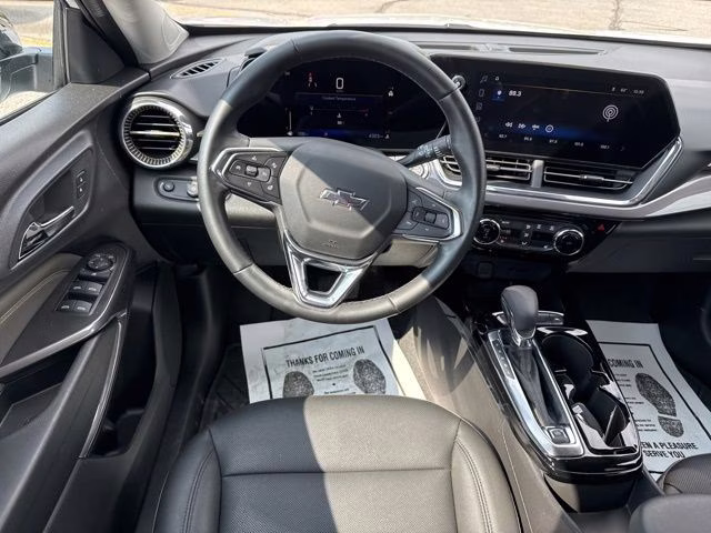 2025 Summit White Chevrolet Trax ACTIV FWD SUV