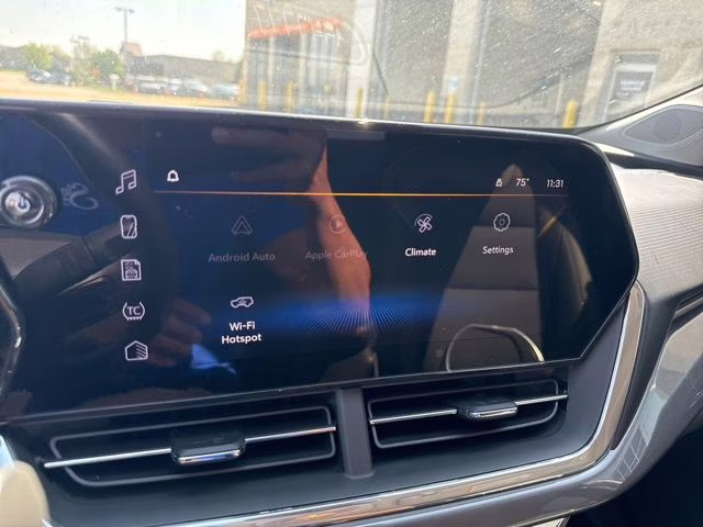 2025 Summit White Chevrolet Trax ACTIV FWD SUV