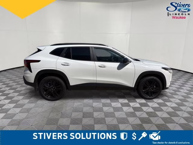 2025 Summit White Chevrolet Trax ACTIV FWD SUV