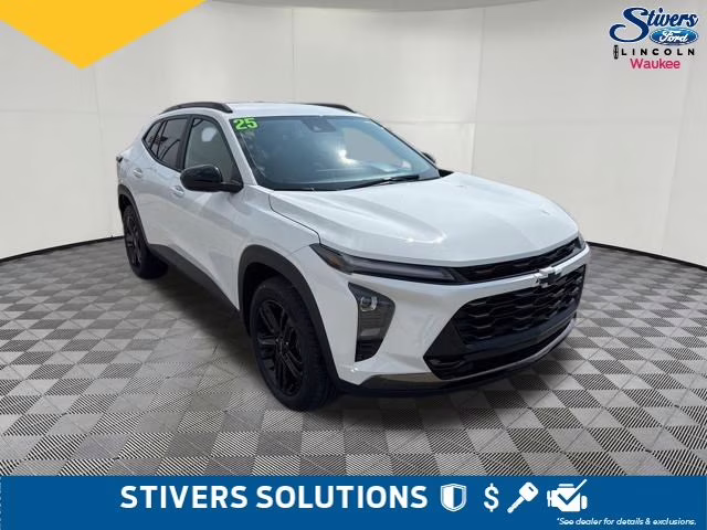 2025 Summit White Chevrolet Trax ACTIV FWD SUV