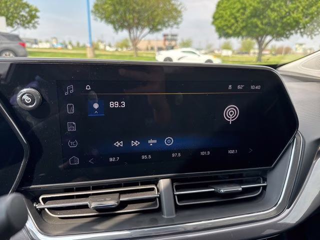 2025 Summit White Chevrolet Trax ACTIV FWD SUV