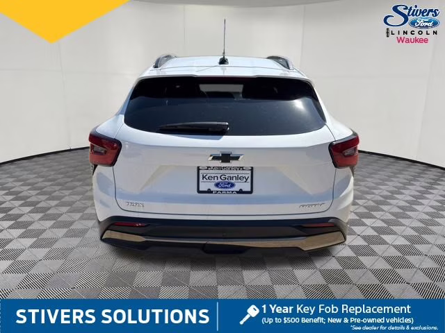 2025 Summit White Chevrolet Trax ACTIV FWD SUV