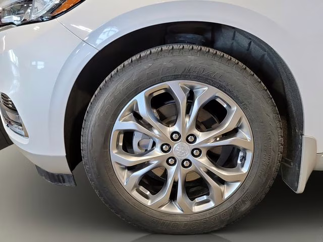 2019 White Frost Tricoat Buick Enclave Avenir AWD SUV