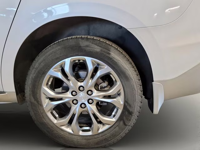 2019 White Frost Tricoat Buick Enclave Avenir AWD SUV