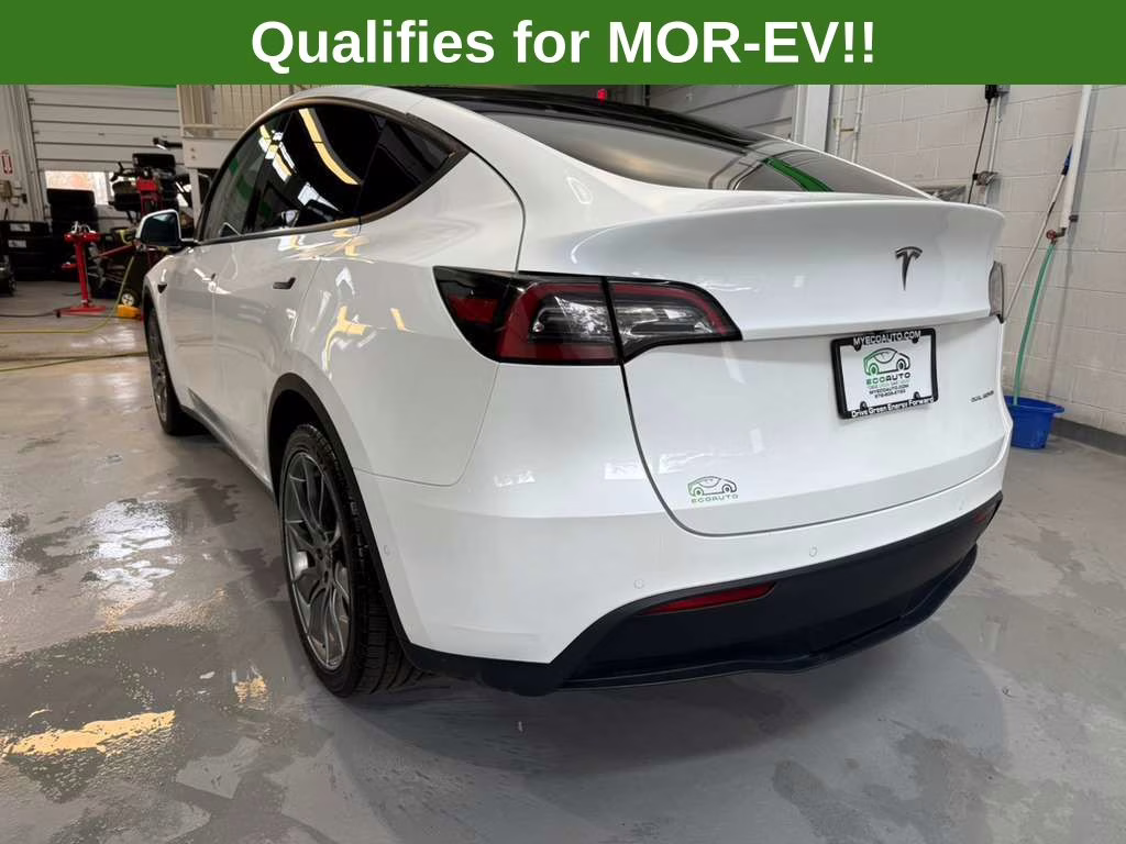 2021 White Tesla Model Y Long Range AWD SUV