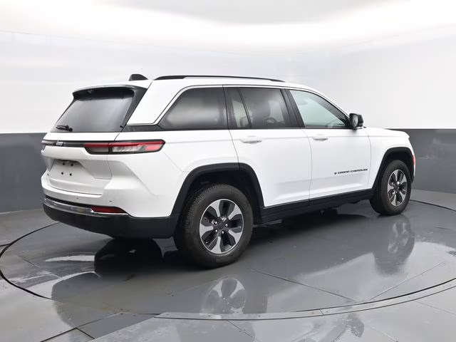 2022 Bright White Clearcoat Jeep Grand Cherokee 4xe 4X4 SUV