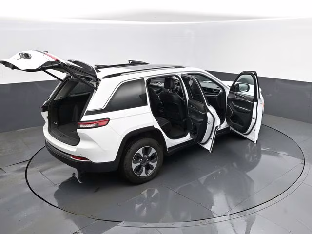 2022 Bright White Clearcoat Jeep Grand Cherokee 4xe 4X4 SUV