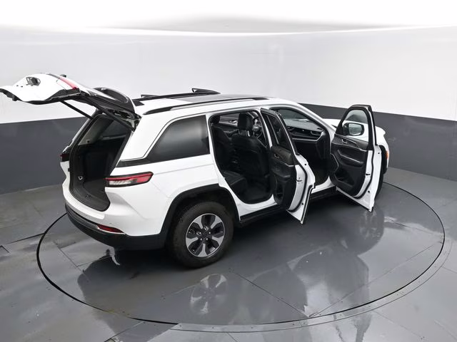 2022 Bright White Clearcoat Jeep Grand Cherokee 4xe 4X4 SUV