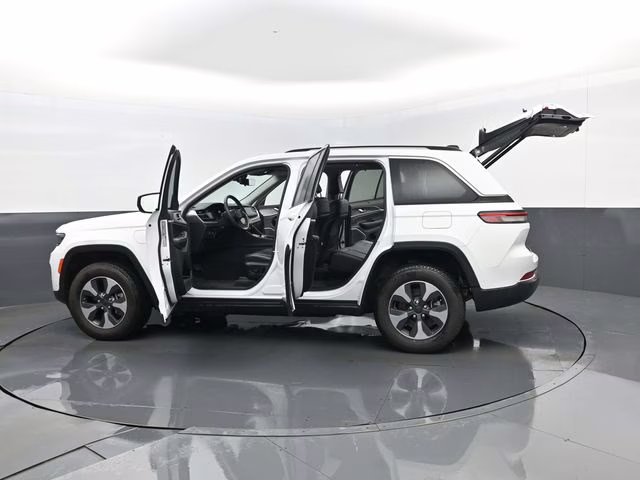 2022 Bright White Clearcoat Jeep Grand Cherokee 4xe 4X4 SUV