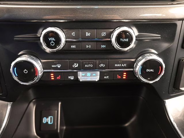 2022 Black Metallic Ford F-150 XLT 4X4 Truck