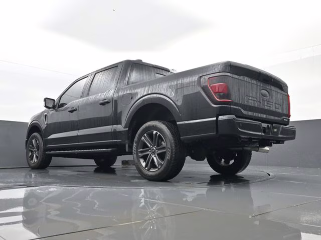2022 Black Metallic Ford F-150 XLT 4X4 Truck