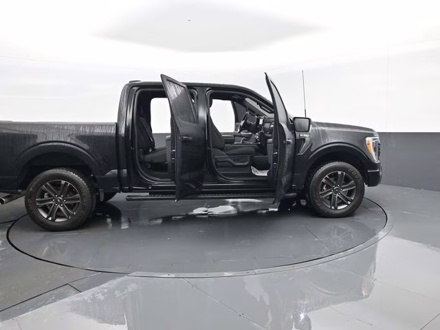 2022 Black Metallic Ford F-150 XLT 4X4 Truck