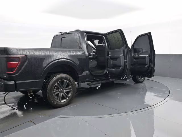 2022 Black Metallic Ford F-150 XLT 4X4 Truck
