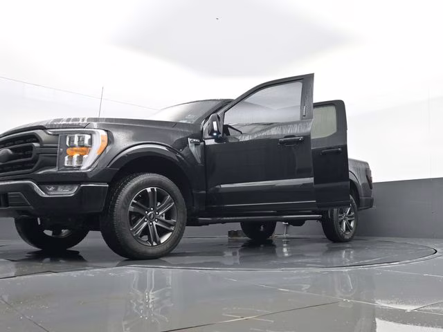 2022 Black Metallic Ford F-150 XLT 4X4 Truck