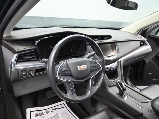 2017 Dark Granite Metallic Cadillac XT5 Luxury AWD SUV