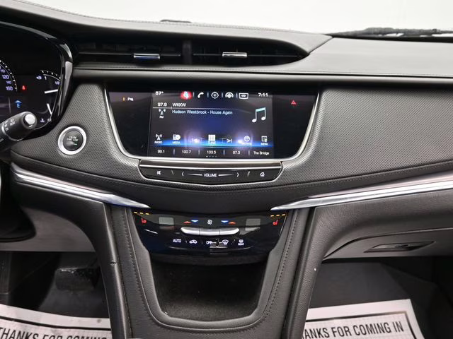 2017 Dark Granite Metallic Cadillac XT5 Luxury AWD SUV