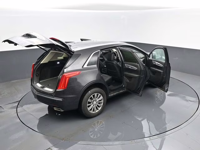2017 Dark Granite Metallic Cadillac XT5 Luxury AWD SUV