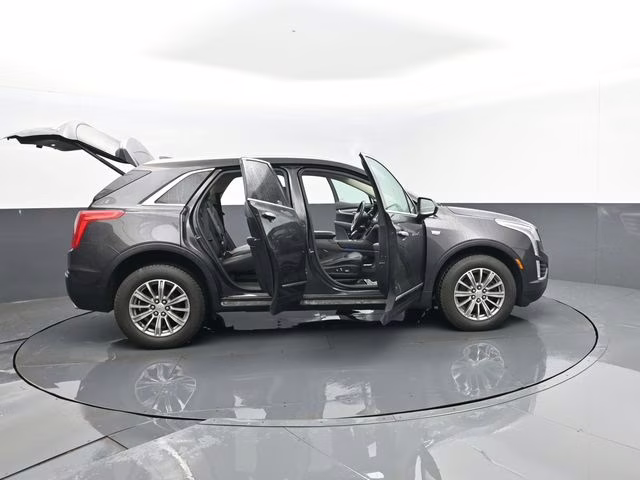 2017 Dark Granite Metallic Cadillac XT5 Luxury AWD SUV