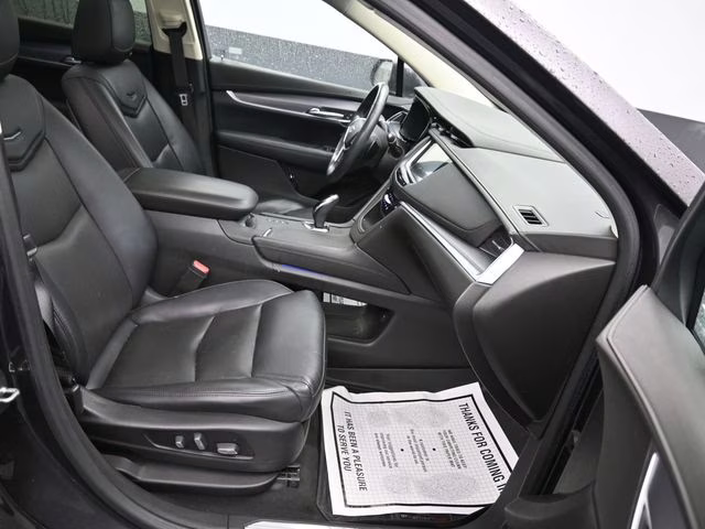 2017 Dark Granite Metallic Cadillac XT5 Luxury AWD SUV