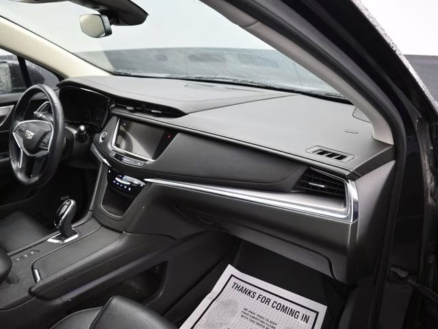 2017 Dark Granite Metallic Cadillac XT5 Luxury AWD SUV