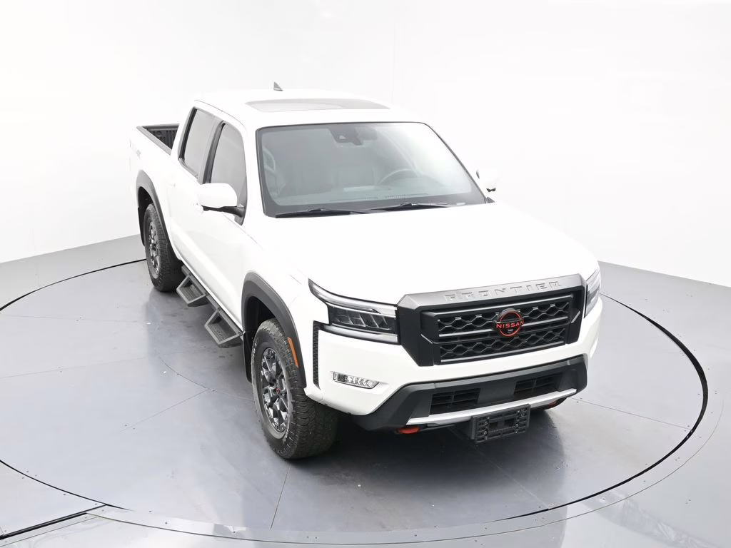 2023 Glacier White Nissan Frontier PRO-4X 4X4 Truck