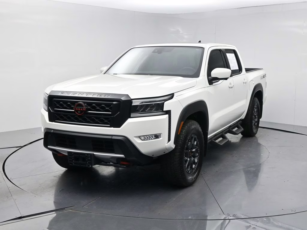 2023 Glacier White Nissan Frontier PRO-4X 4X4 Truck