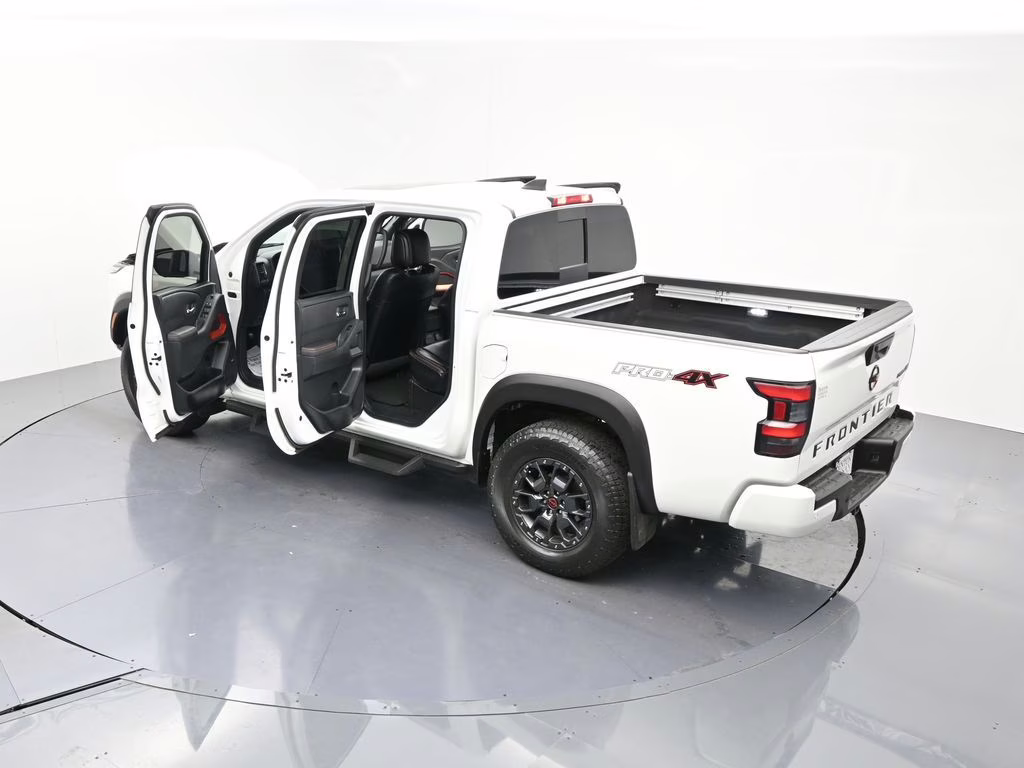 2023 Glacier White Nissan Frontier PRO-4X 4X4 Truck