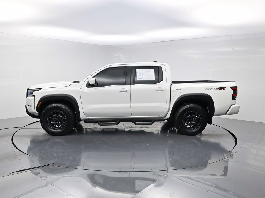 2023 Glacier White Nissan Frontier PRO-4X 4X4 Truck