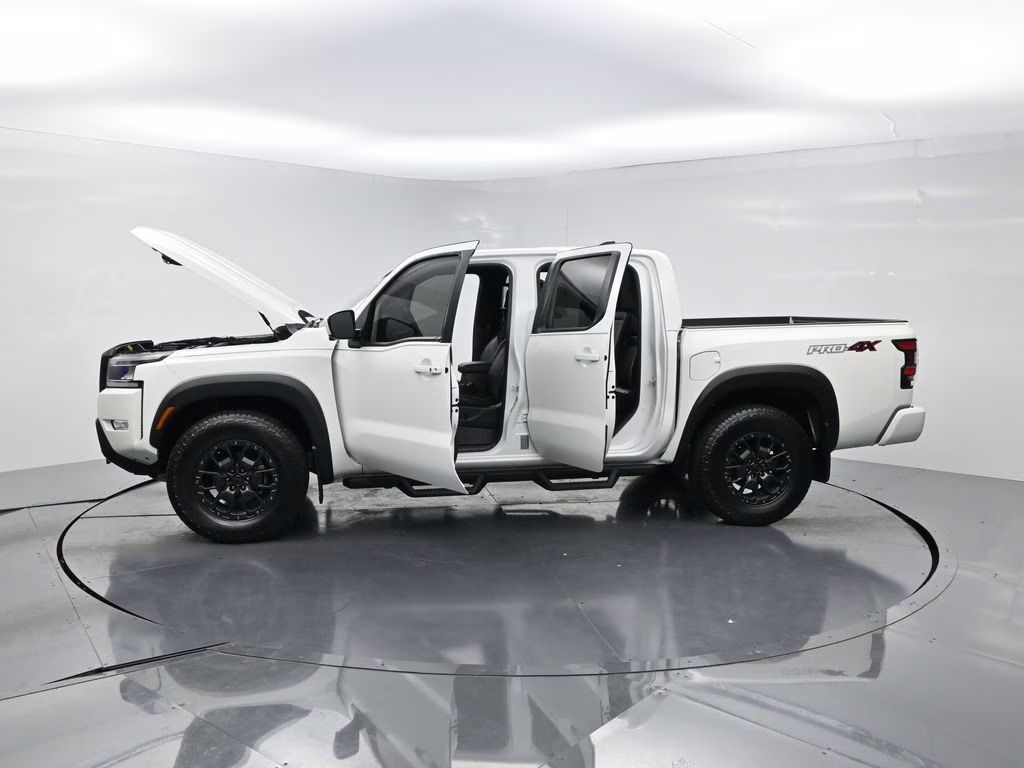 2023 Glacier White Nissan Frontier PRO-4X 4X4 Truck
