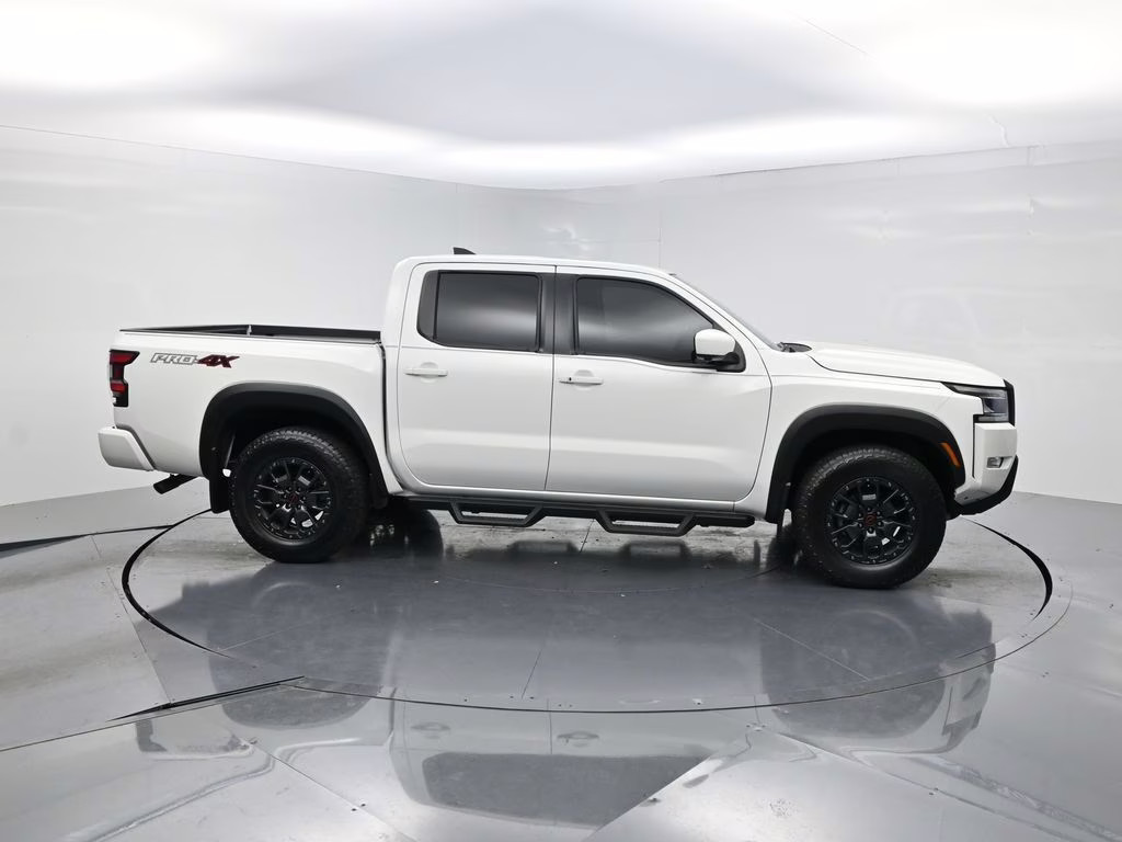2023 Glacier White Nissan Frontier PRO-4X 4X4 Truck