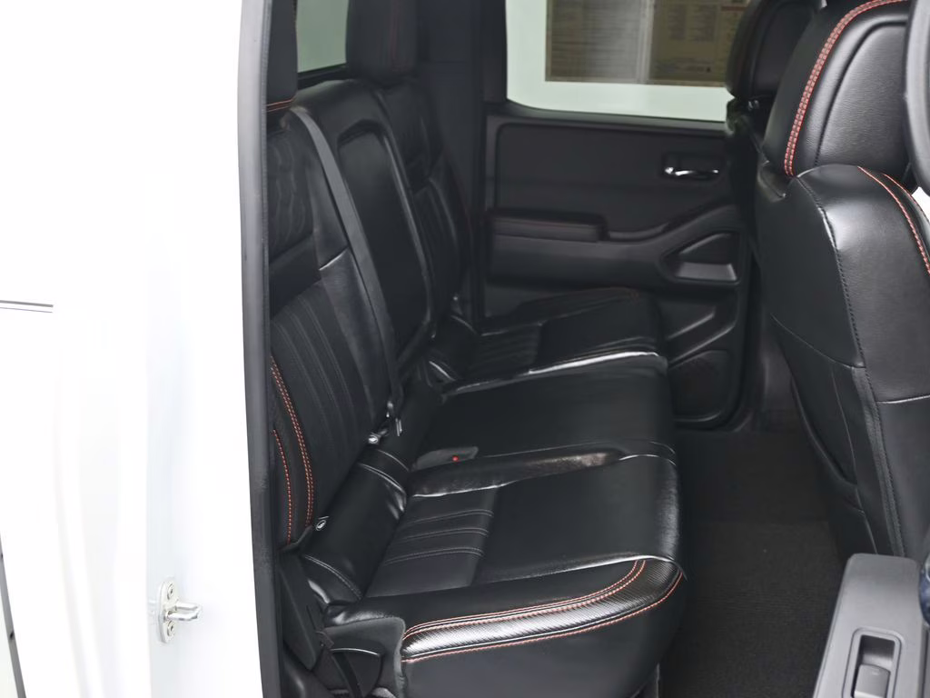 2023 Glacier White Nissan Frontier PRO-4X 4X4 Truck
