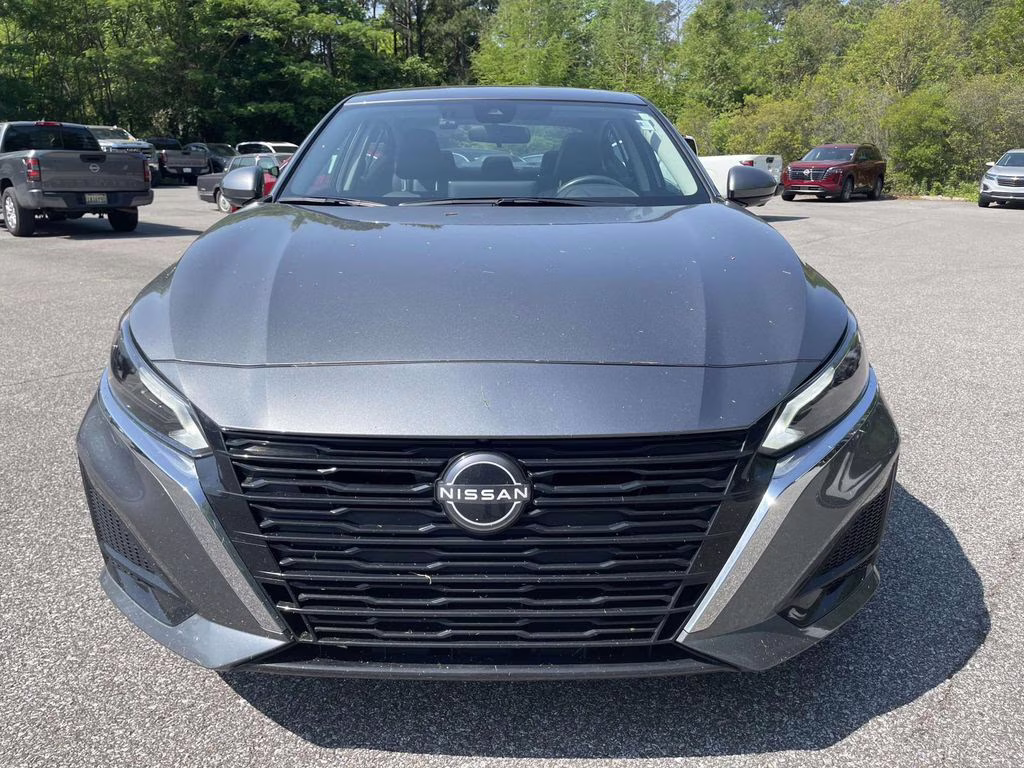 2025 Gun Metallic Nissan Altima 2.5 SL AWD Sedan