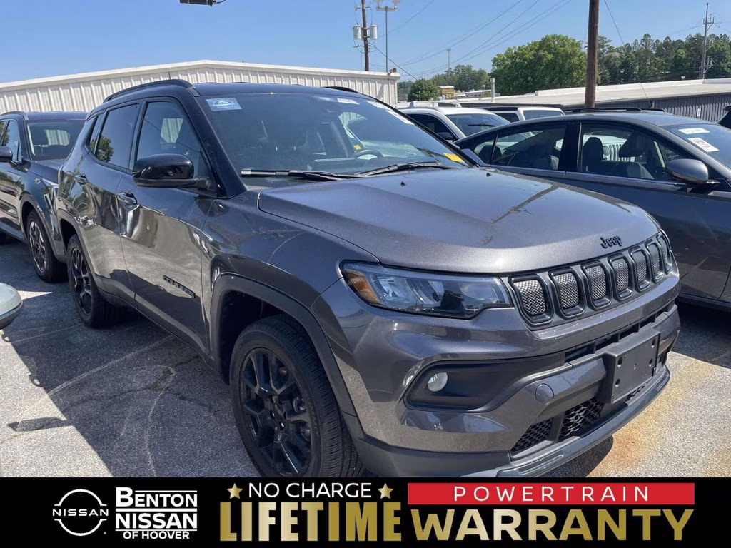 2022 Granite Crystal Metallic Clearcoat Jeep Compass Altitude 4X4 SUV