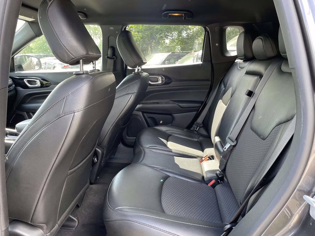 2022 Granite Crystal Metallic Clearcoat Jeep Compass Altitude 4X4 SUV