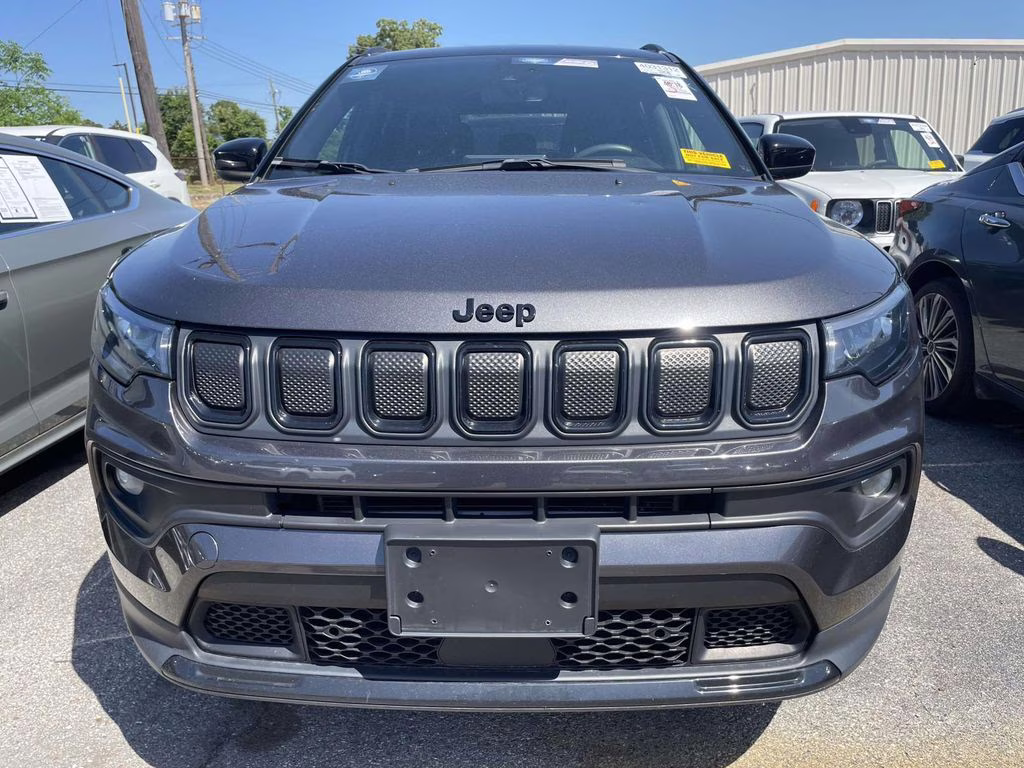 2022 Granite Crystal Metallic Clearcoat Jeep Compass Altitude 4X4 SUV