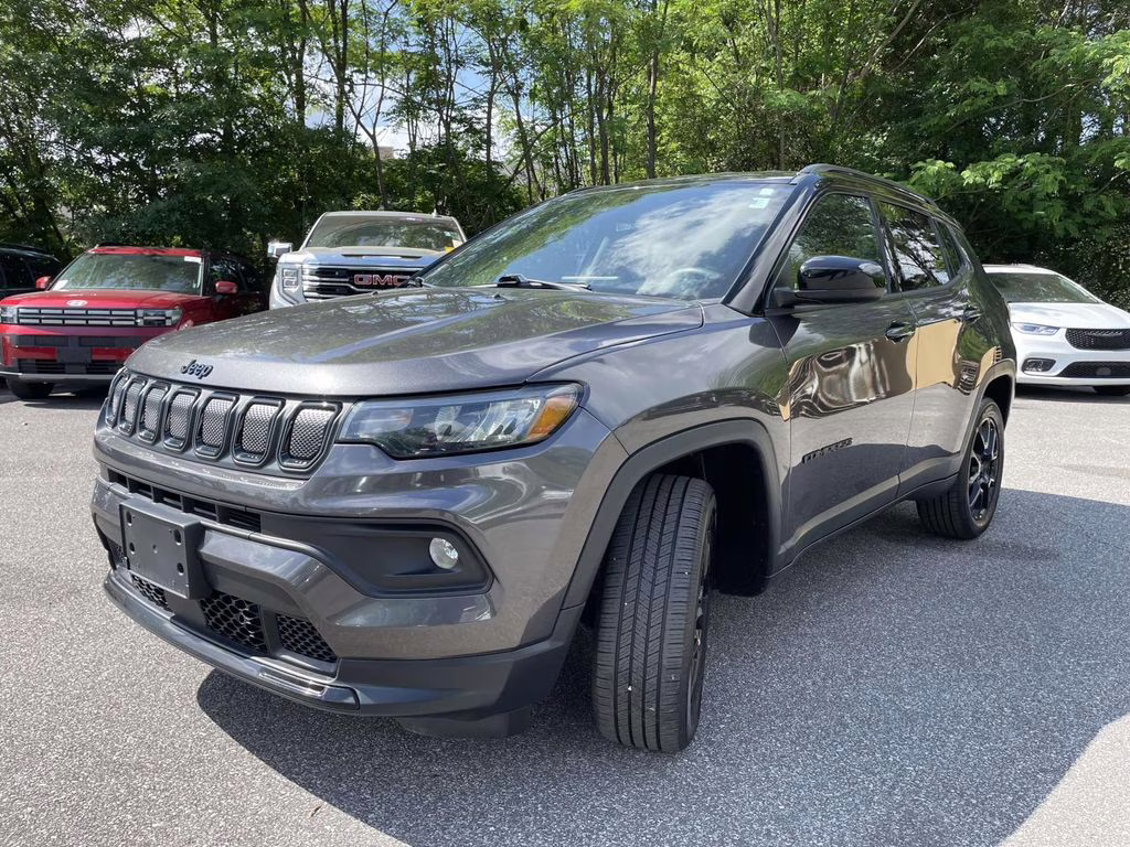 2022 Granite Crystal Metallic Clearcoat Jeep Compass Altitude 4X4 SUV