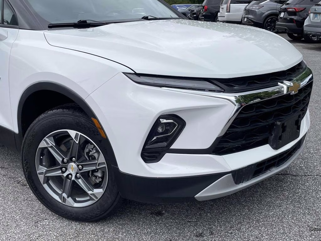 2025 Summit White Chevrolet Blazer LT FWD SUV