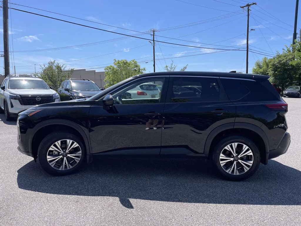 2022 Super Black Nissan Rogue SV FWD SUV
