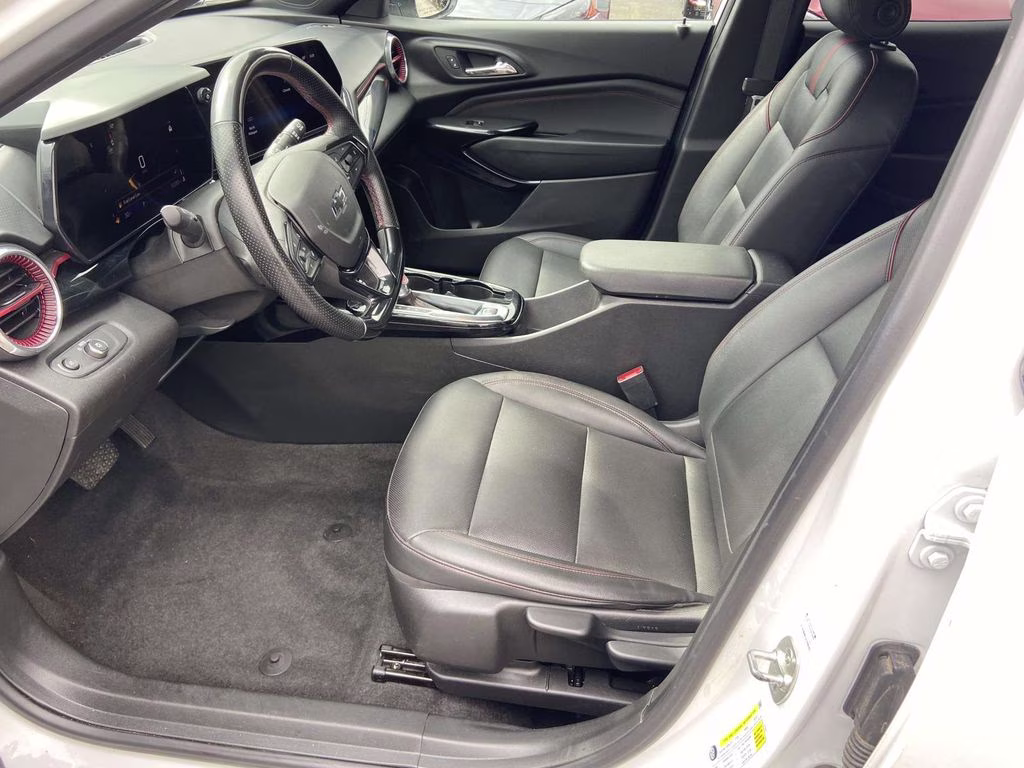 2024 Summit White Chevrolet Trax 2RS FWD SUV