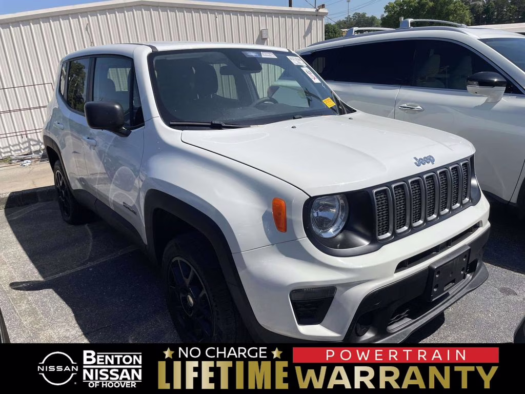 2023 Alpine White Clearcoat Jeep Renegade Latitude 4X4 SUV