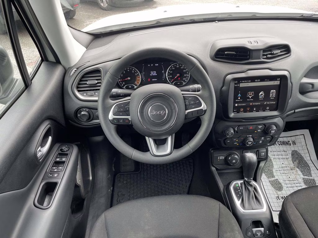 2023 Alpine White Clearcoat Jeep Renegade Latitude 4X4 SUV