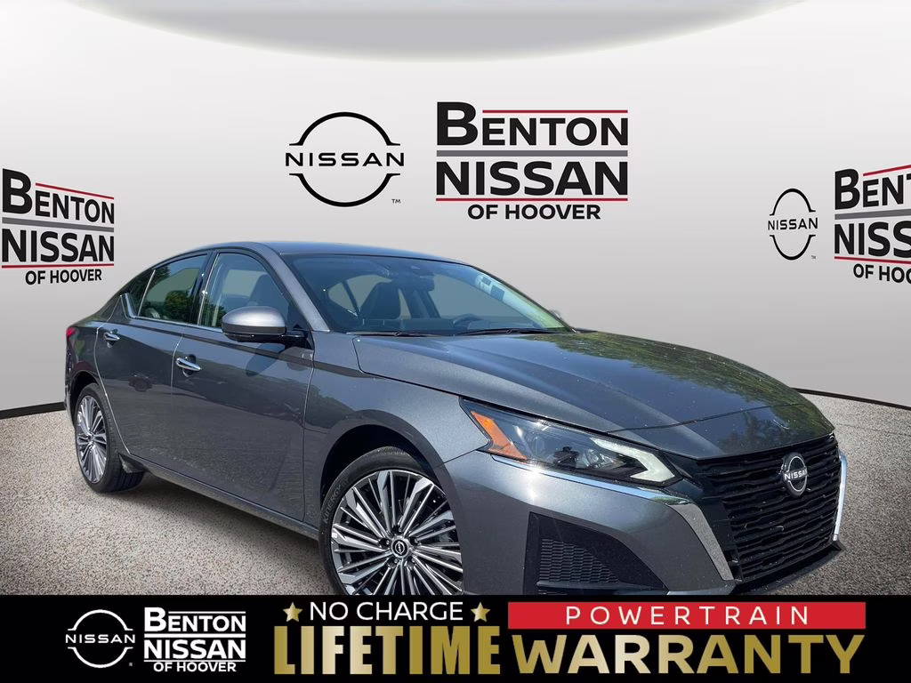 2025 Gun Metallic Nissan Altima 2.5 SL AWD Sedan