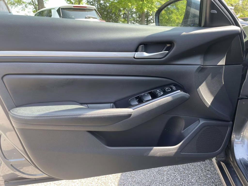 2025 Gun Metallic Nissan Altima 2.5 SL AWD Sedan