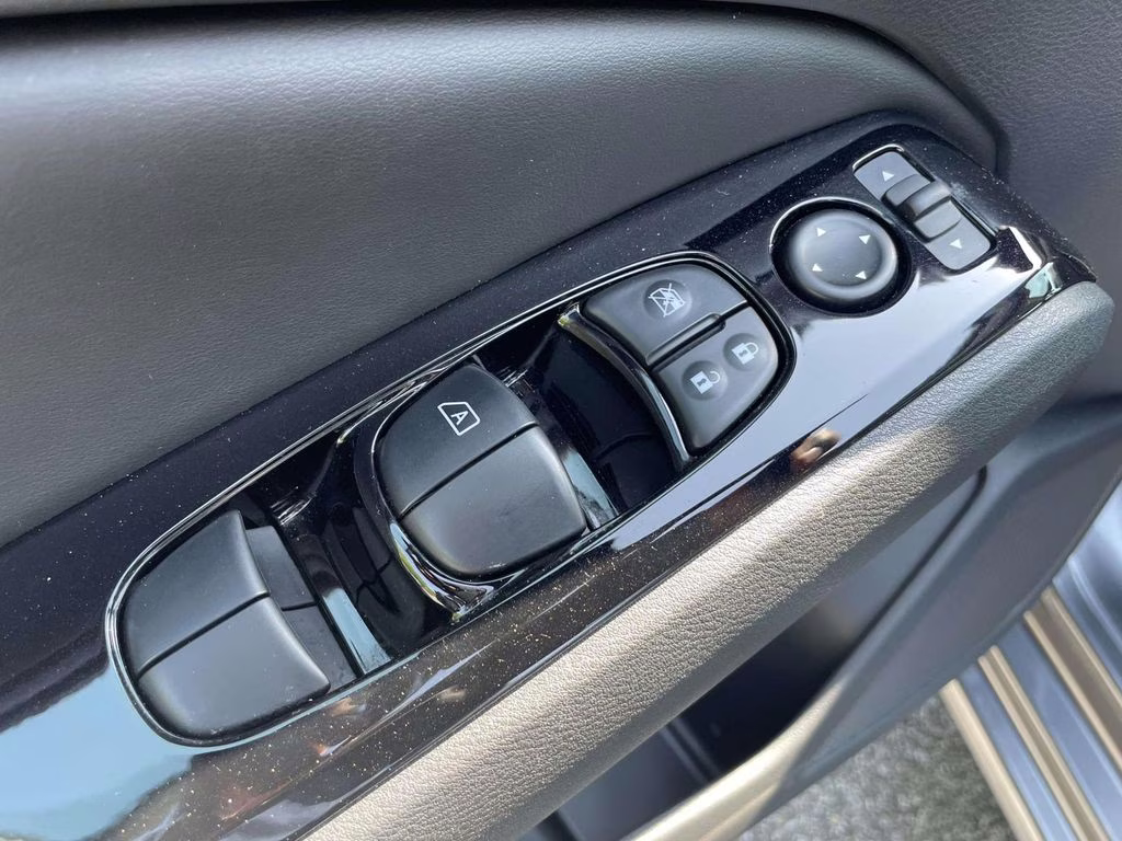 2025 Gun Metallic Nissan Altima 2.5 SL AWD Sedan