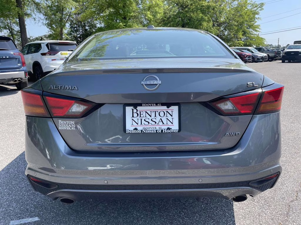 2025 Gun Metallic Nissan Altima 2.5 SL AWD Sedan