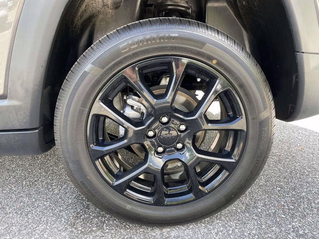 2022 Granite Crystal Metallic Clearcoat Jeep Compass Altitude 4X4 SUV