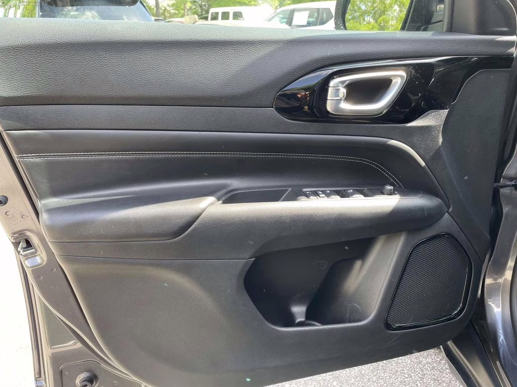 2022 Granite Crystal Metallic Clearcoat Jeep Compass Altitude 4X4 SUV
