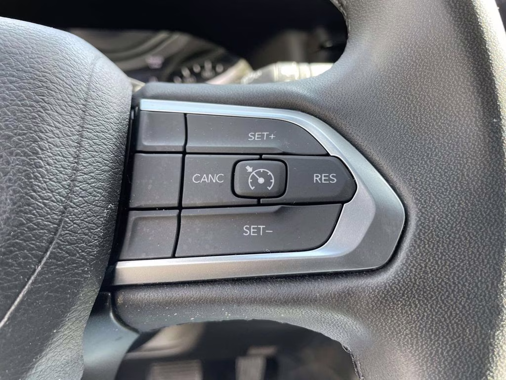 2022 Granite Crystal Metallic Clearcoat Jeep Compass Altitude 4X4 SUV