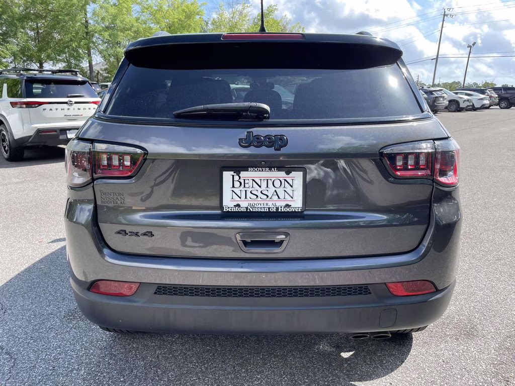 2022 Granite Crystal Metallic Clearcoat Jeep Compass Altitude 4X4 SUV