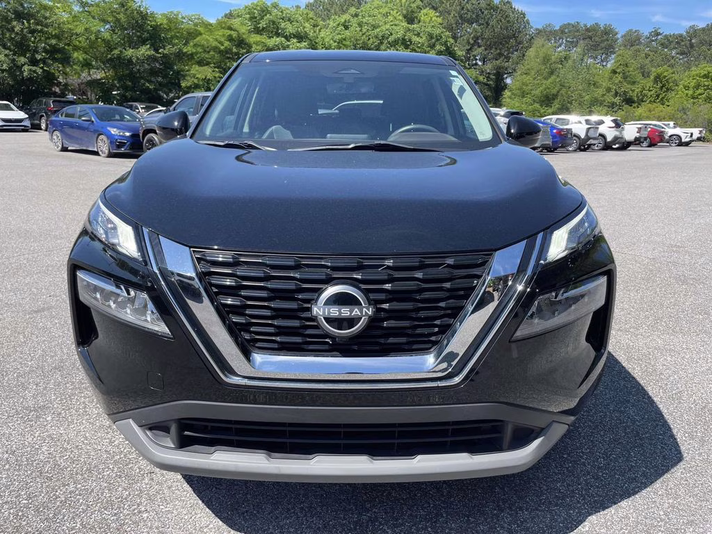 2022 Super Black Nissan Rogue SV FWD SUV